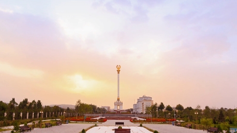 Stele with the emblem Tajikistan. Dushanbe